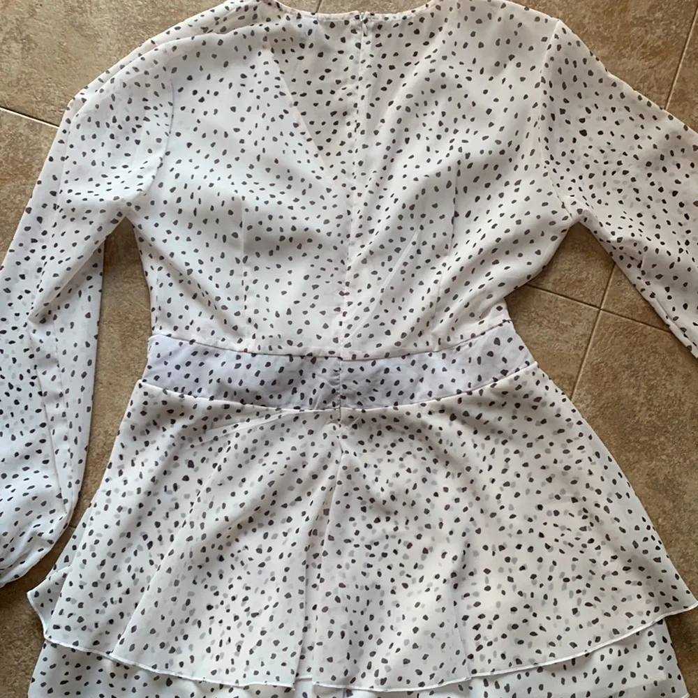 🎉Host Pick🎉 Spotted, Tie-Waist Romper - Picture 10 of 12